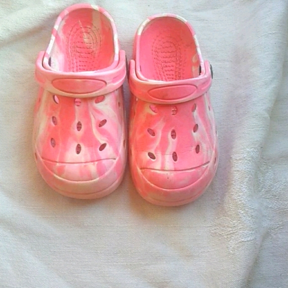 dan & lily Other - Crocs Foam Shoe